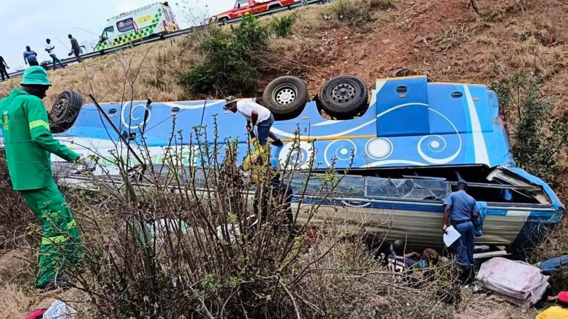 South Africa Bus Crash on Mountain Pass Kills 42 Zimbabwean and Malawian Workers